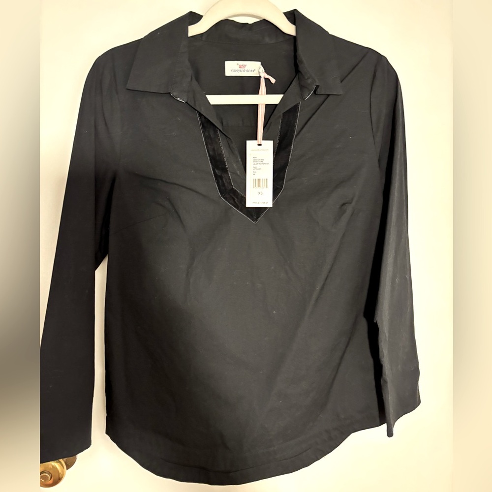 NWT vineyard vines women’s black blouse | velvet trim